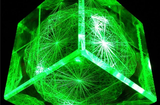 Химики синтезировали долгоживущие светящиеся нанокристаллы в защитной оболочке